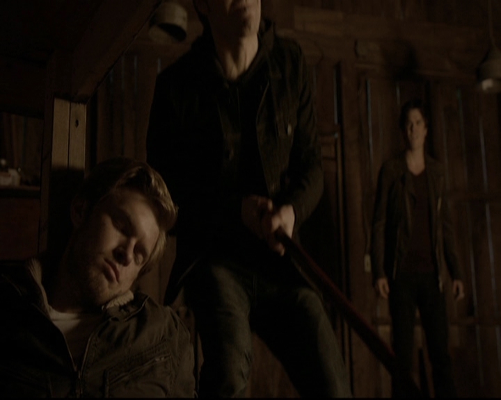 VampireDiariesWorld-dot-org_5x20WhatLiesBeneath1686.jpg