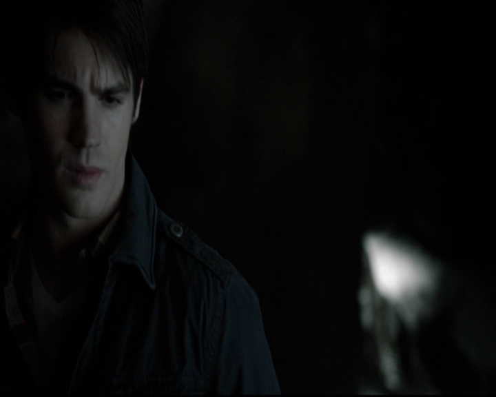 VampireDiariesWorld-dot-org_5x20WhatLiesBeneath1786.jpg