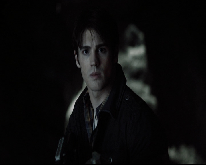 VampireDiariesWorld-dot-org_5x20WhatLiesBeneath1816.jpg