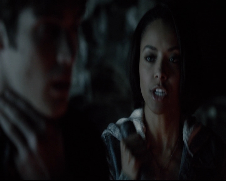 VampireDiariesWorld-dot-org_5x20WhatLiesBeneath1818.jpg