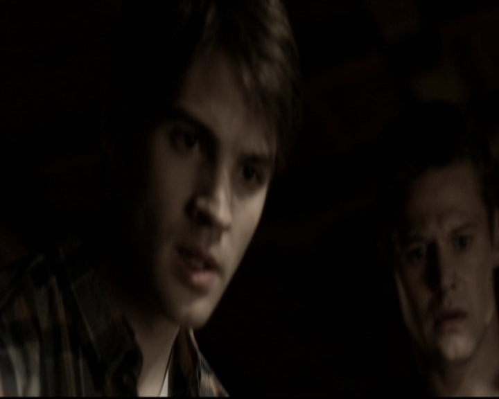 VampireDiariesWorld-dot-org_5x20WhatLiesBeneath2010.jpg