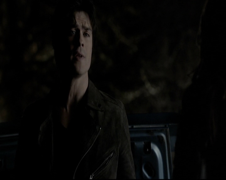 VampireDiariesWorld-dot-org_5x20WhatLiesBeneath2175.jpg