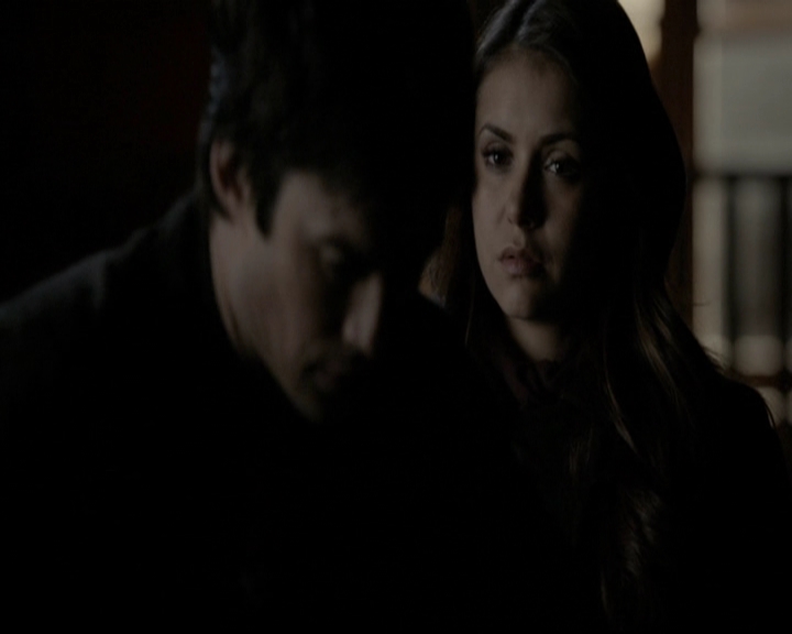 VampireDiariesWorld-dot-org_5x20WhatLiesBeneath2192.jpg