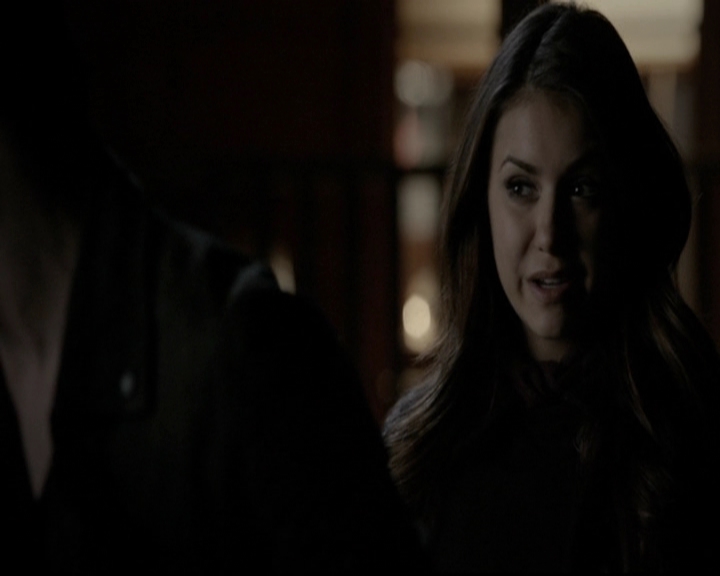 VampireDiariesWorld-dot-org_5x20WhatLiesBeneath2197.jpg