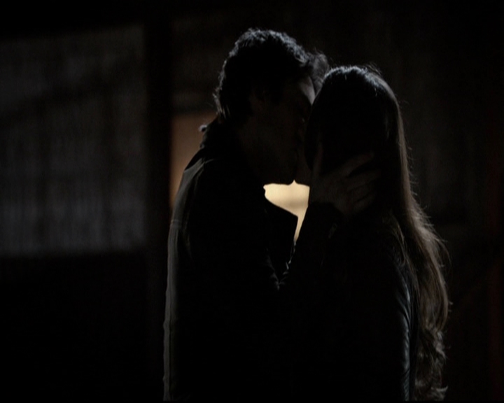 VampireDiariesWorld-dot-org_5x20WhatLiesBeneath2226.jpg