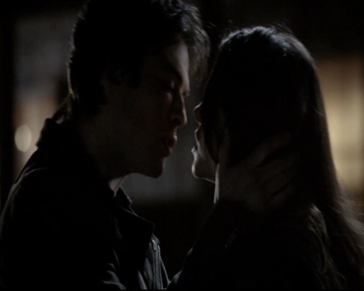 VampireDiariesWorld-dot-org_5x20WhatLiesBeneath2228.jpg