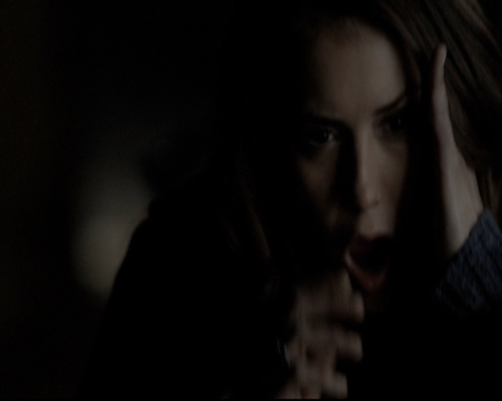 VampireDiariesWorld-dot-org_5x20WhatLiesBeneath2261.jpg