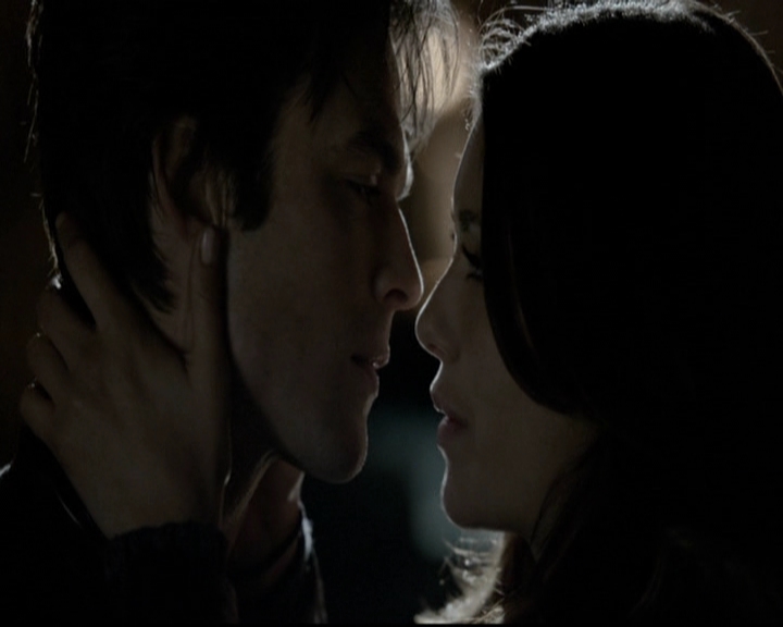 VampireDiariesWorld-dot-org_5x21PromisedLand1980.jpg