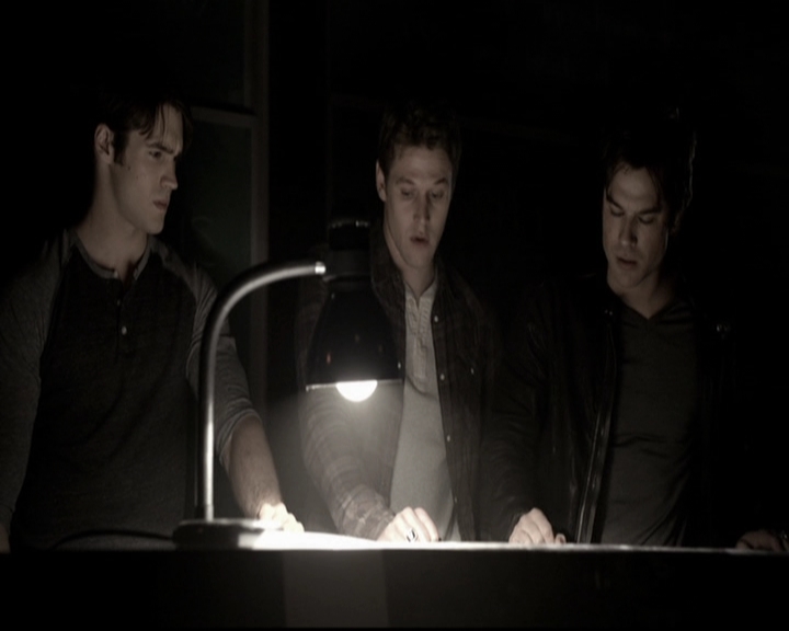 VampireDiariesWorld-dot-org_5x22Home0568.jpg