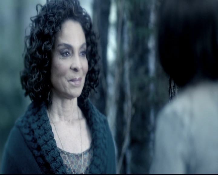 VampireDiariesWorld-dot-org_5x22Home1252.jpg