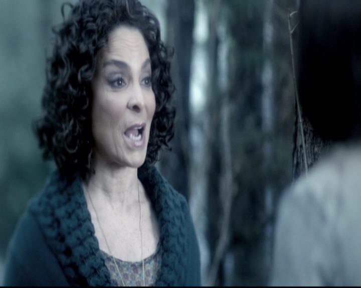 VampireDiariesWorld-dot-org_5x22Home1256.jpg