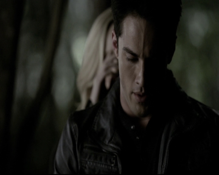 VampireDiariesWorld-dot-org_5x22Home1720.jpg