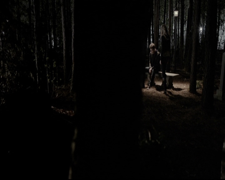 VampireDiariesWorld-dot-org_5x22Home1983.jpg