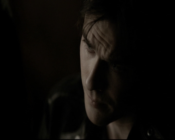 VampireDiariesWorld-dot-org_5x22Home2116.jpg