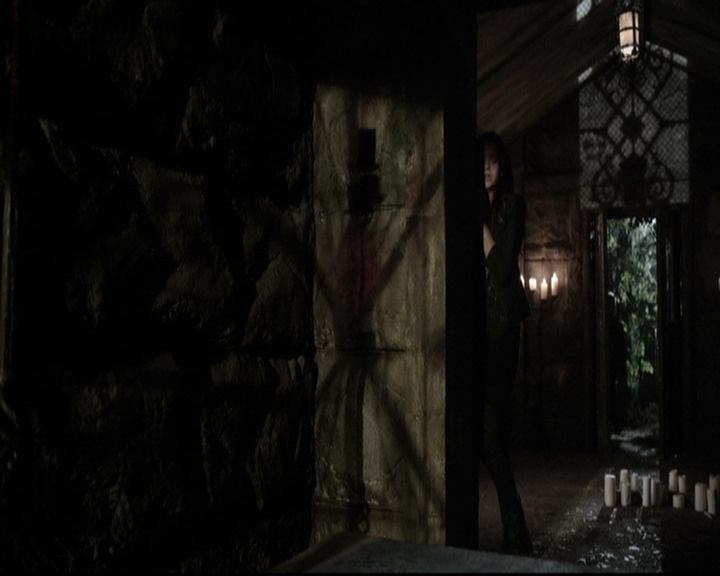 VampireDiariesWorld-dot-org_5x22Home2215.jpg