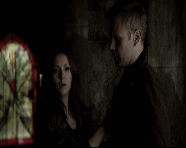 VampireDiariesWorld-dot-org_5x22Home2245.jpg