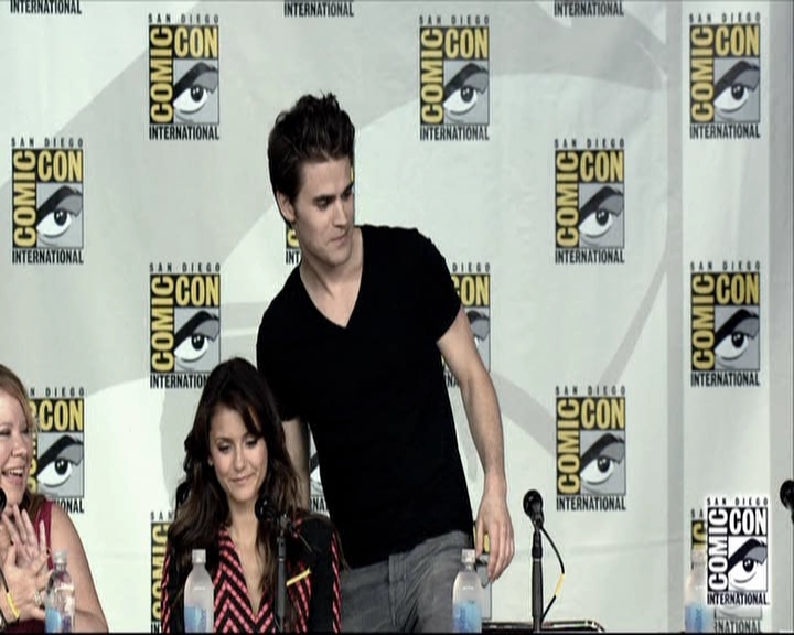 VampireDiariesWorld-dot-org_2013ComicConPanel0081.jpg