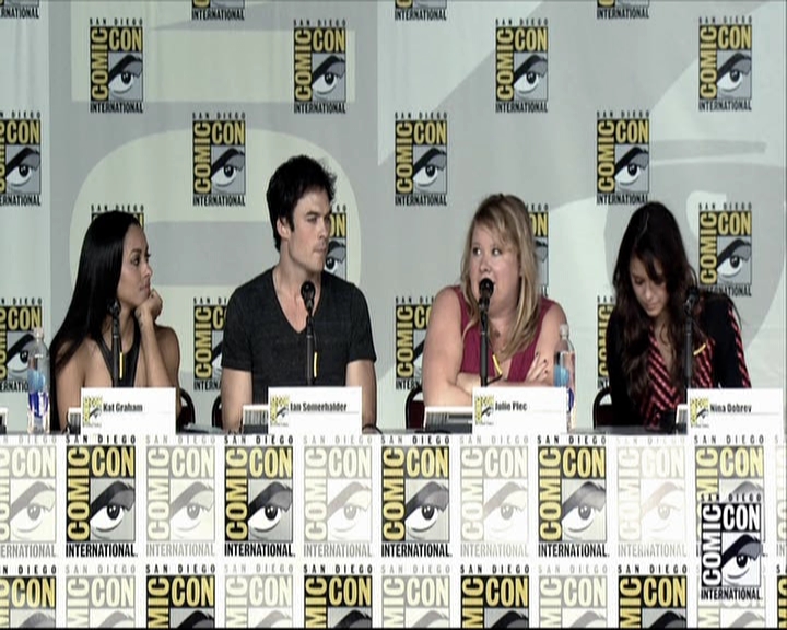 VampireDiariesWorld-dot-org_2013ComicConPanel1080.jpg