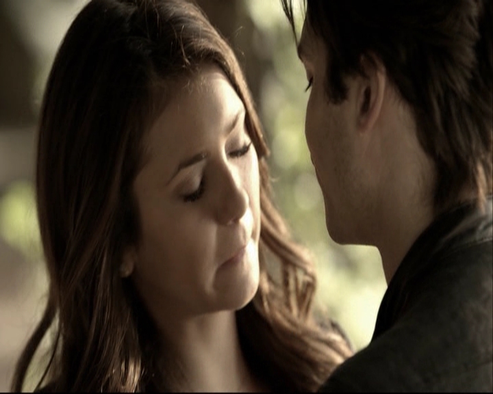 VampireDiariesWorld-dot-org_S5-SeconBite_GAGReel0109.jpg