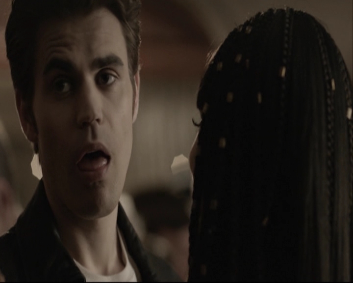 VampireDiariesWorld-dot-org_S5-SeconBite_GAGReel0149.jpg