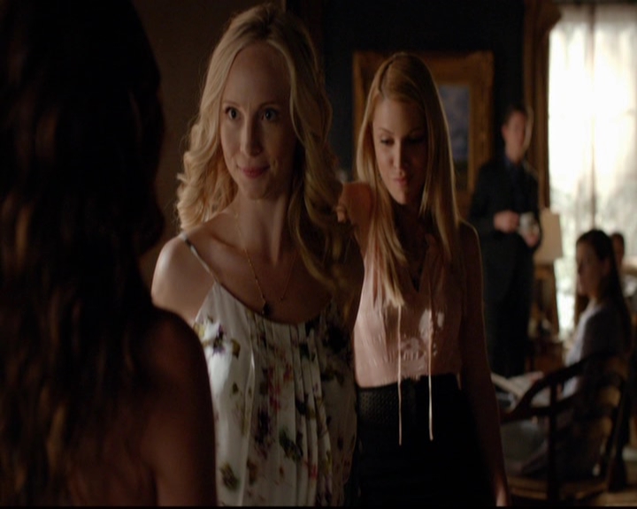 VampireDiariesWorld-dot-nl_7x01DayOneOfTwentyThousandGiveOrTake1025.jpg