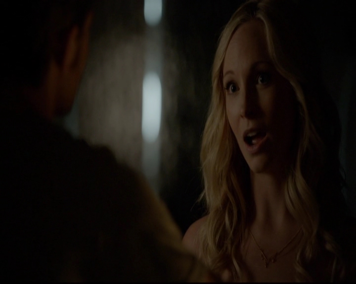 VampireDiariesWorld-dot-nl_7x01DayOneOfTwentyThousandGiveOrTake1979.jpg