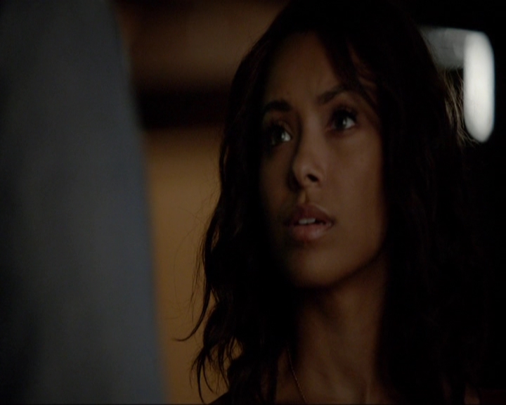 VampireDiariesWorld-dot-nl_7x02NeverLetMeGo0315.jpg