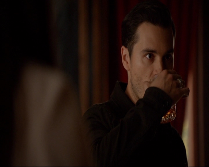 VampireDiariesWorld-dot-nl_7x02NeverLetMeGo0919.jpg