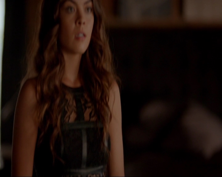 VampireDiariesWorld-dot-nl_7x02NeverLetMeGo1203.jpg