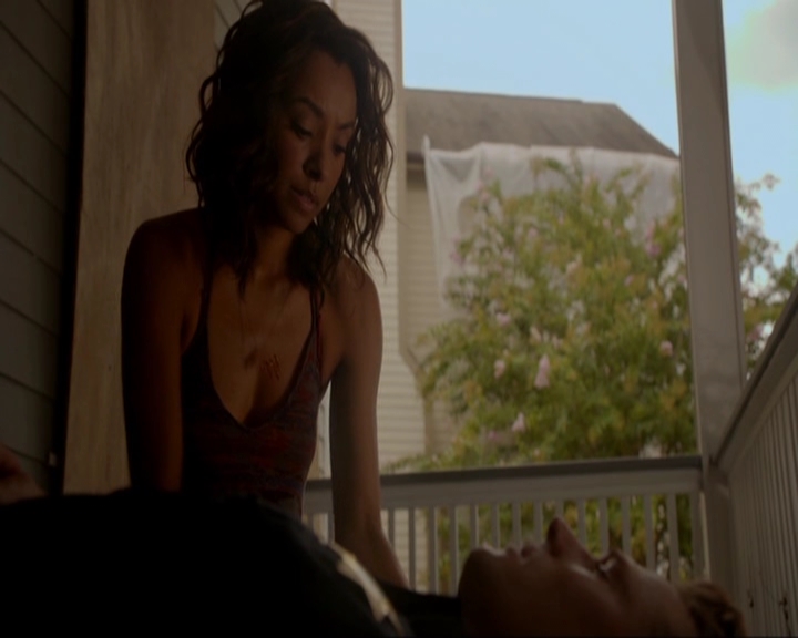 VampireDiariesWorld-dot-nl_7x02NeverLetMeGo1227.jpg