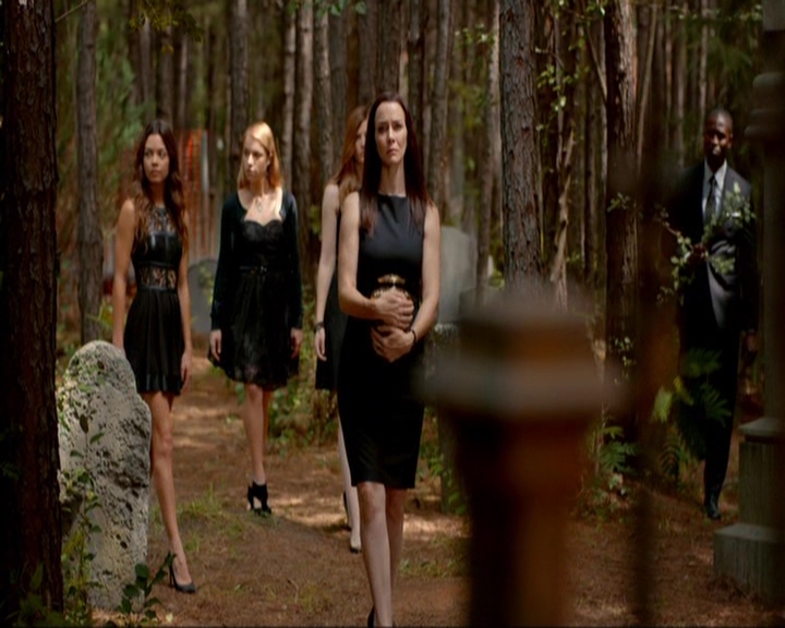 VampireDiariesWorld-dot-nl_7x02NeverLetMeGo1426.jpg