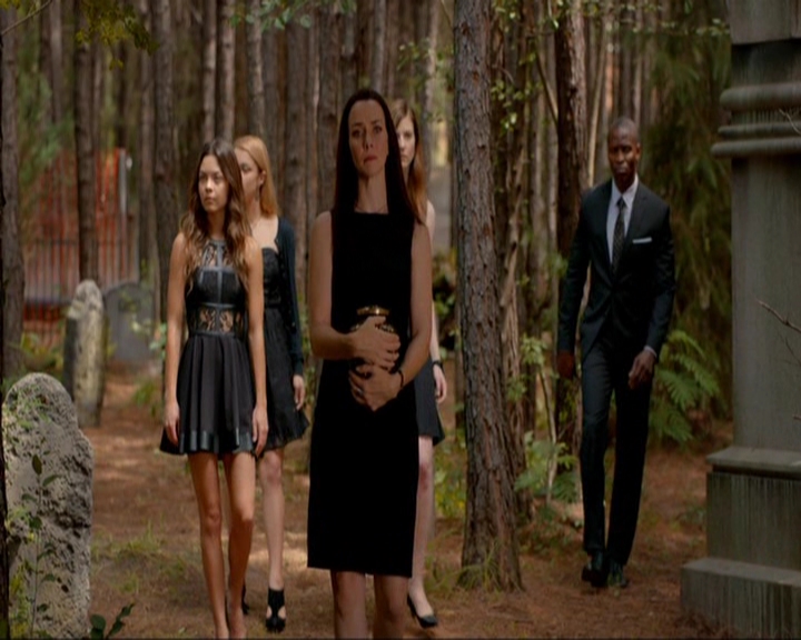 VampireDiariesWorld-dot-nl_7x02NeverLetMeGo1428.jpg