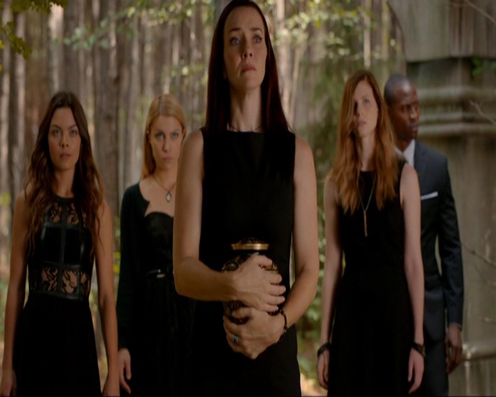 VampireDiariesWorld-dot-nl_7x02NeverLetMeGo1434.jpg