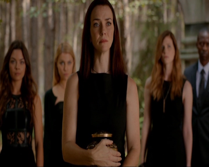 VampireDiariesWorld-dot-nl_7x02NeverLetMeGo1438.jpg