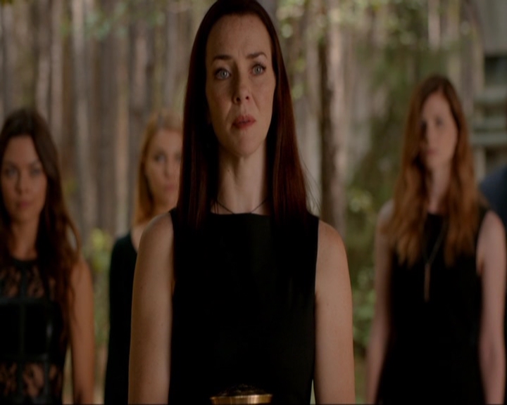 VampireDiariesWorld-dot-nl_7x02NeverLetMeGo1441.jpg