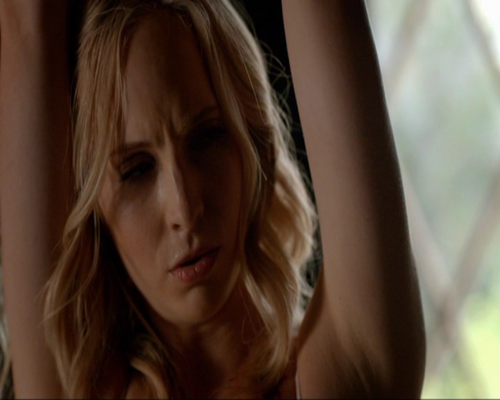 VampireDiariesWorld-dot-nl_7x02NeverLetMeGo1504.jpg