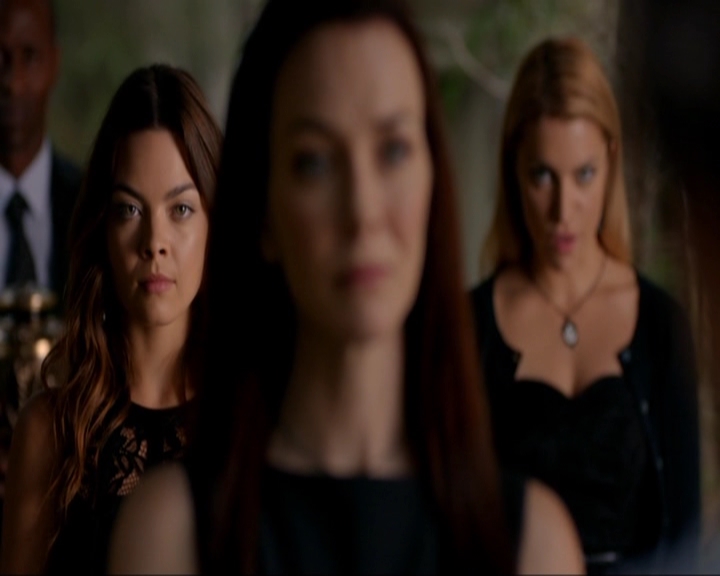 VampireDiariesWorld-dot-nl_7x02NeverLetMeGo1662.jpg