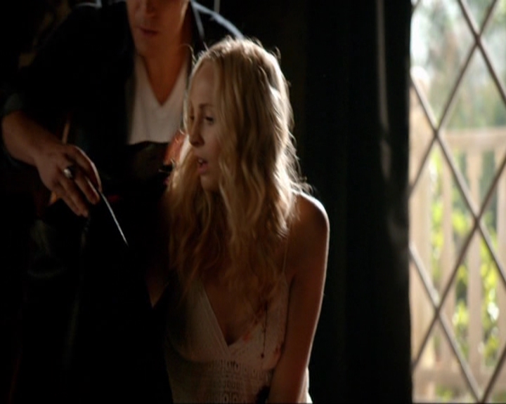 VampireDiariesWorld-dot-nl_7x02NeverLetMeGo1707.jpg