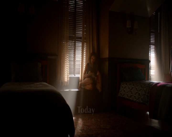 VampireDiariesWorld-dot-nl_7x03AgeOfInnocence0065.jpg