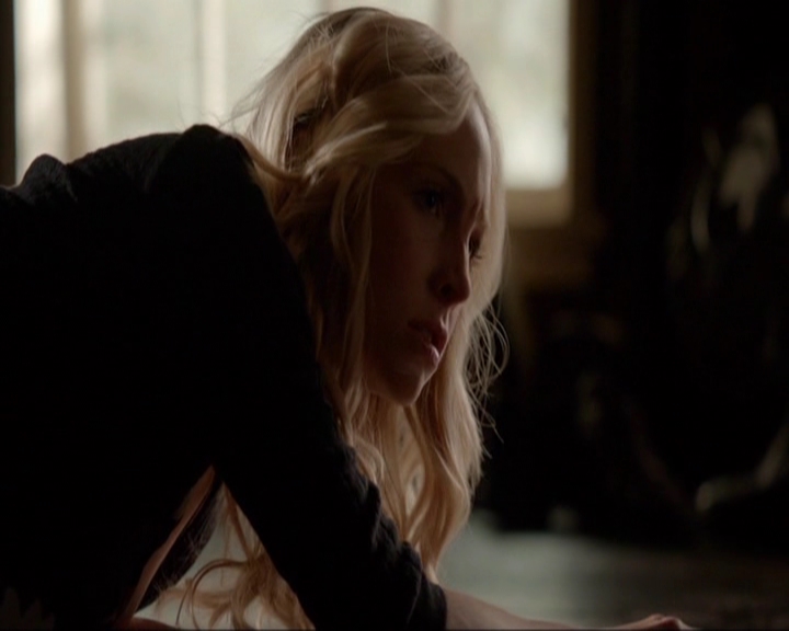 VampireDiariesWorld-dot-nl_7x03AgeOfInnocence0204.jpg