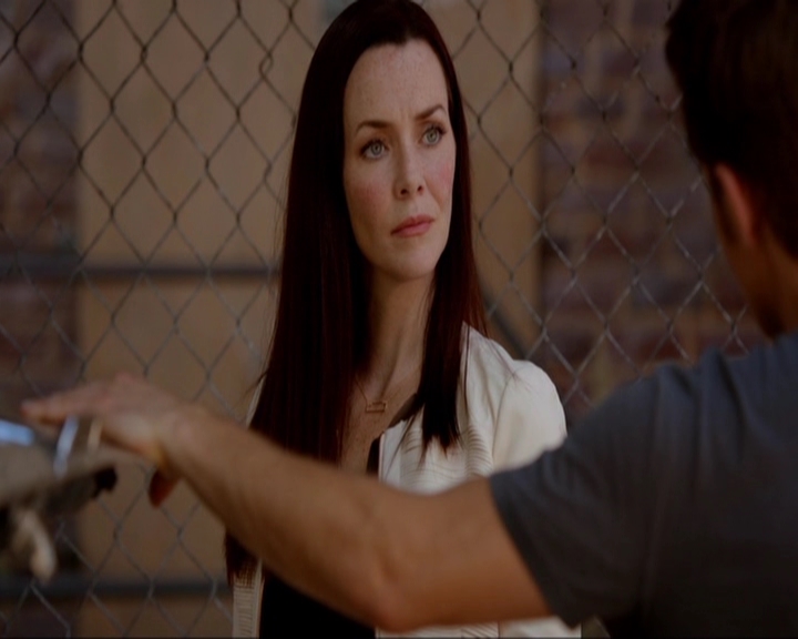 VampireDiariesWorld-dot-nl_7x03AgeOfInnocence0323.jpg