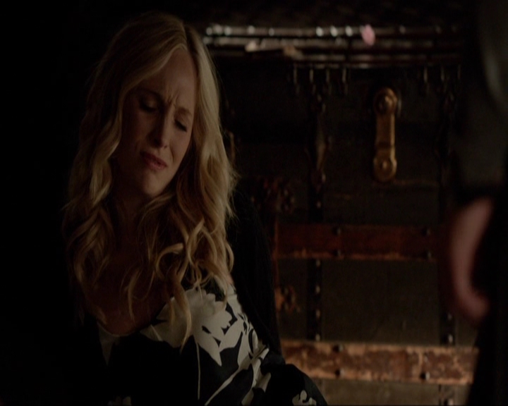 VampireDiariesWorld-dot-nl_7x03AgeOfInnocence0392.jpg