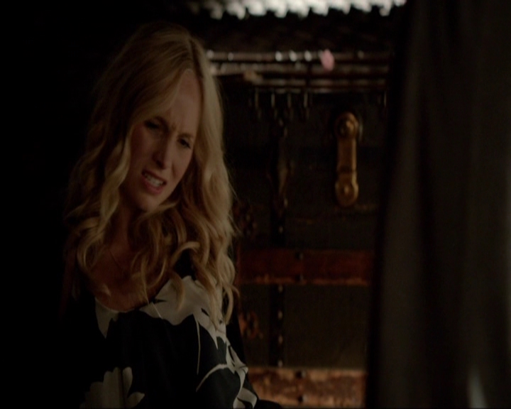 VampireDiariesWorld-dot-nl_7x03AgeOfInnocence0393.jpg