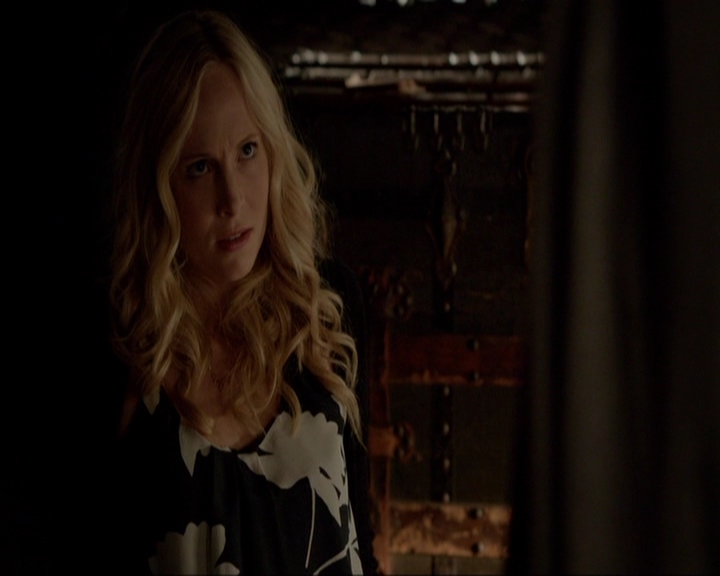 VampireDiariesWorld-dot-nl_7x03AgeOfInnocence0395.jpg