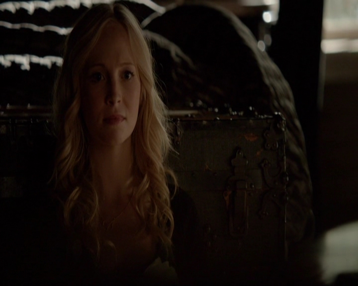 VampireDiariesWorld-dot-nl_7x03AgeOfInnocence0581.jpg