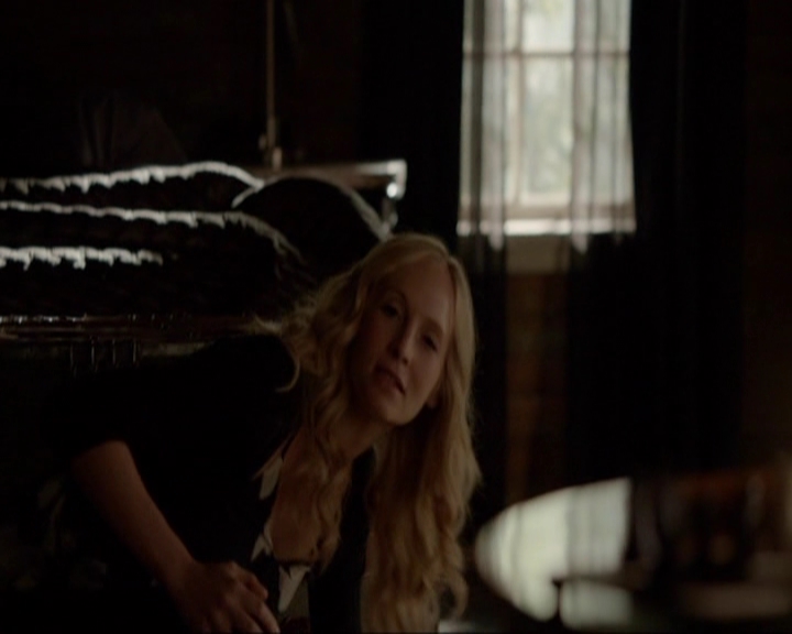 VampireDiariesWorld-dot-nl_7x03AgeOfInnocence0657.jpg