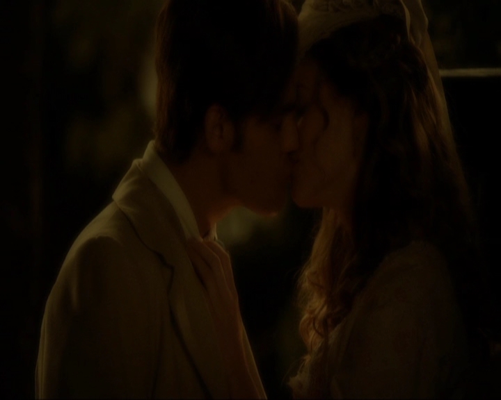 VampireDiariesWorld-dot-nl_7x03AgeOfInnocence0733.jpg