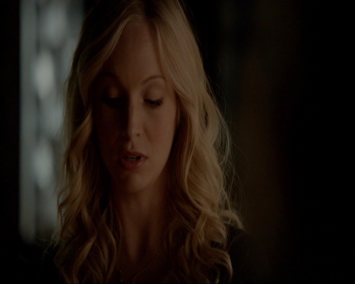 VampireDiariesWorld-dot-nl_7x03AgeOfInnocence0802.jpg