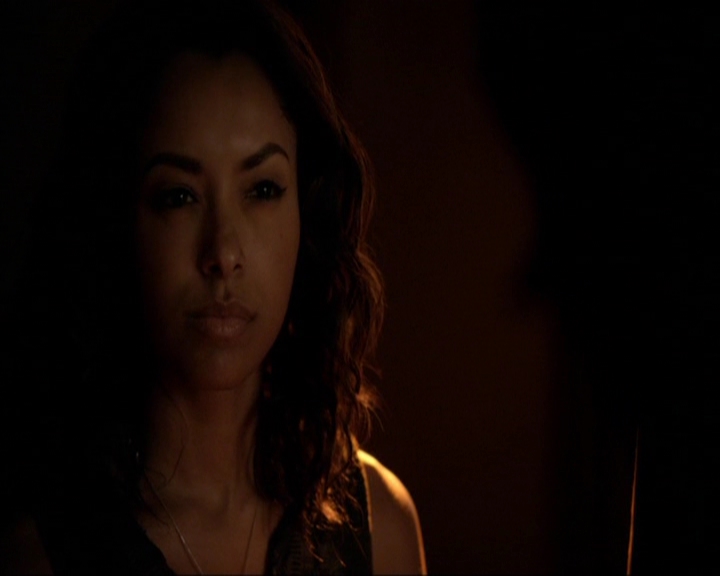 VampireDiariesWorld-dot-nl_7x03AgeOfInnocence0823.jpg