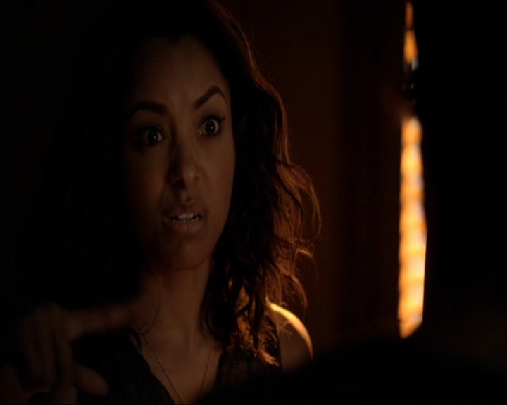 VampireDiariesWorld-dot-nl_7x03AgeOfInnocence0828.jpg